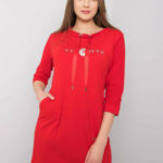Červené bavlněné šaty s aplikací