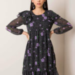 RUE PARIS Černé a fialové květinové šaty